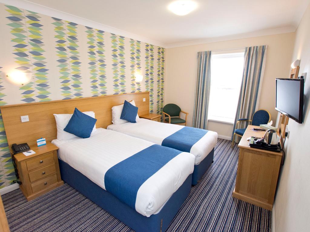 Tlh Carlton And 3* Torquay